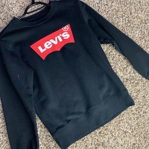 levi’s sweatshirt